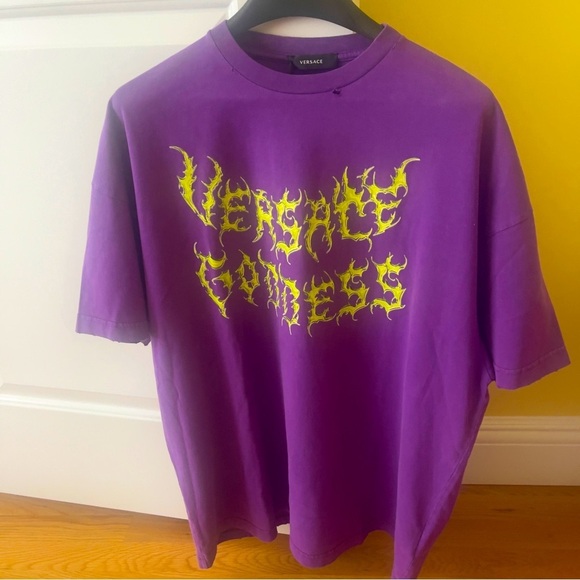 👑 Versace Goddess Distressed T-Shirt - Picture 5 of 11